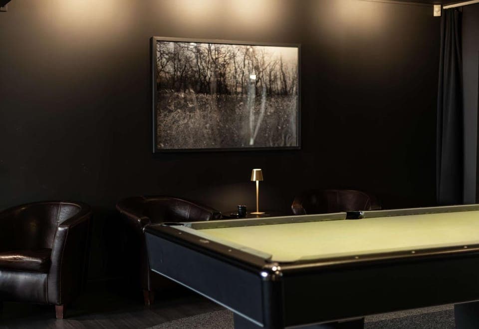 Restaurant/places to eat, Billiard, Pool view, Swimming pool