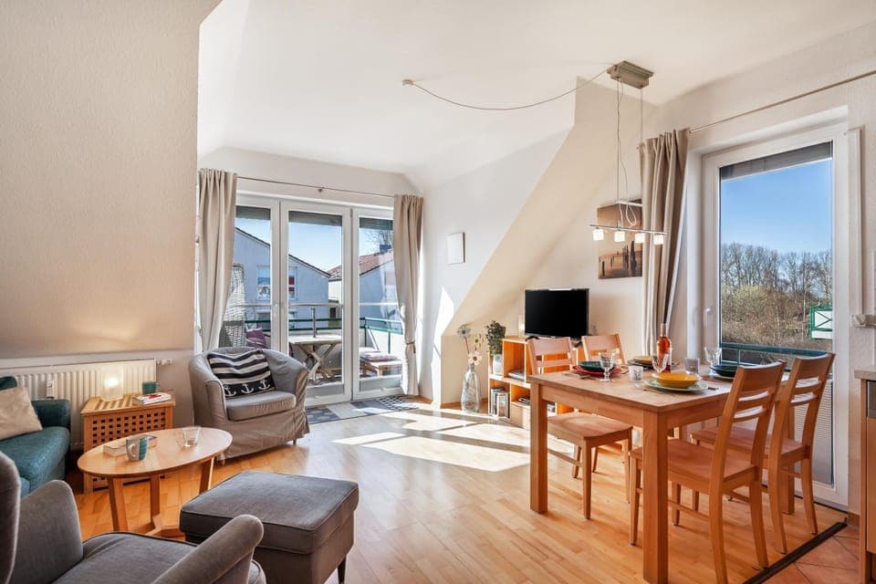 Living room, Seating area, Dining area