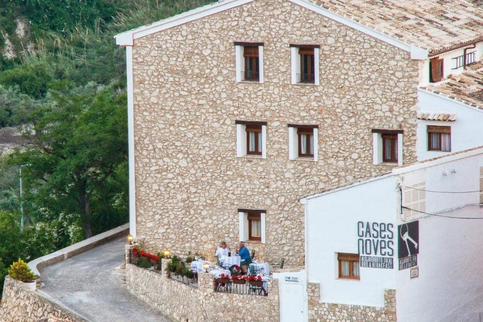 Facade/entrance, Bird's eye view