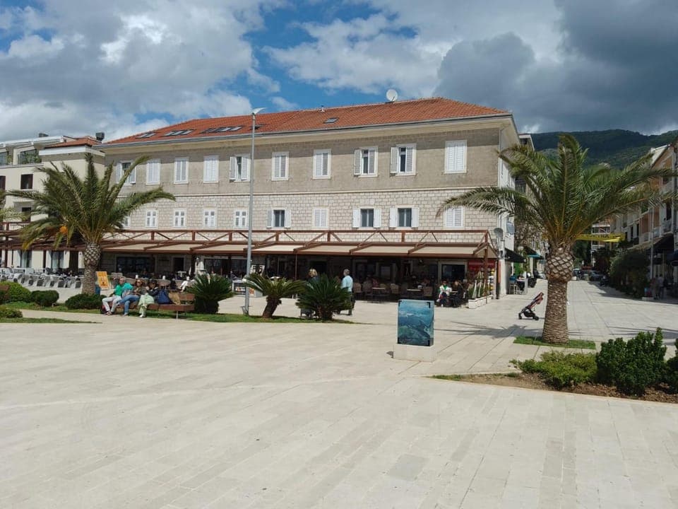 Property building, Location