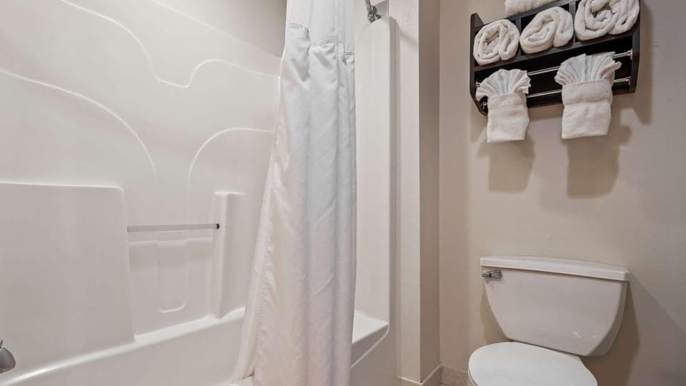 Bathroom, Bathroom, Photo of the whole room, On site