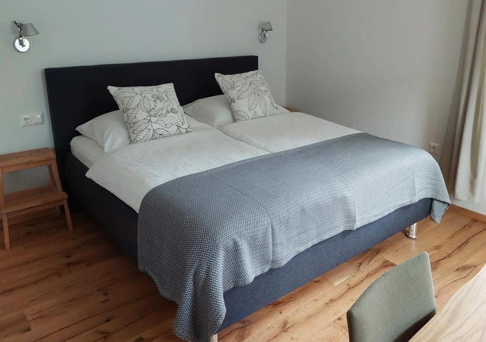 Bed, Photo of the whole room