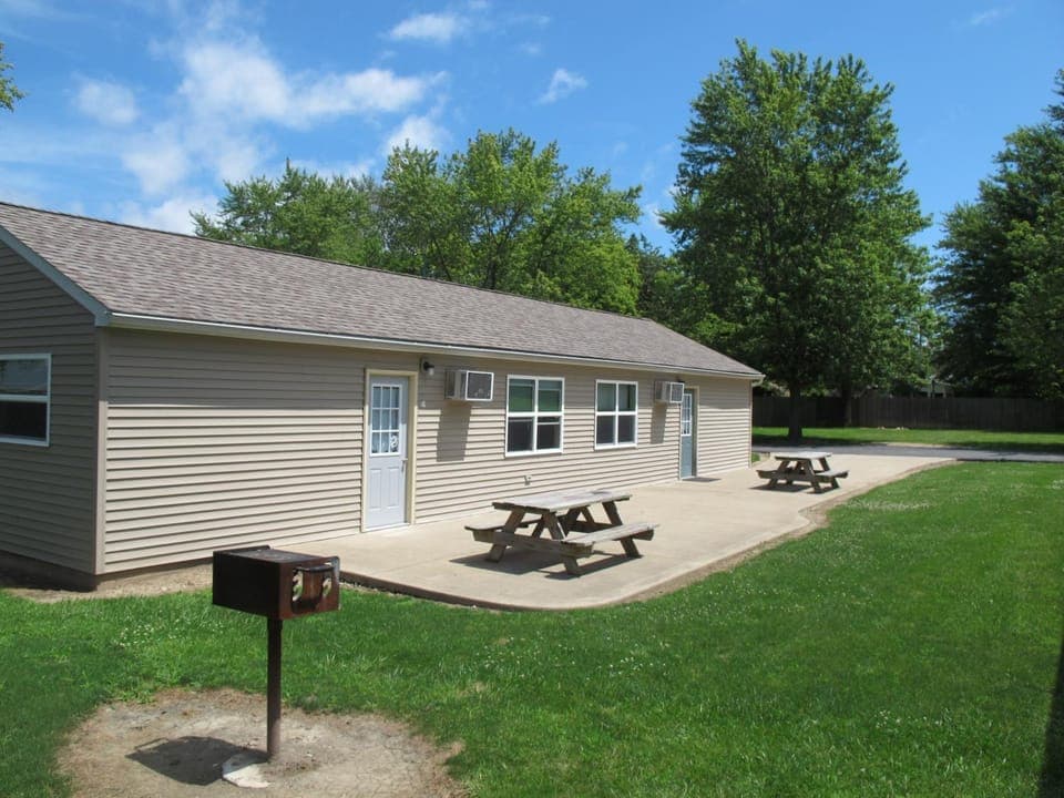 Property building, Day