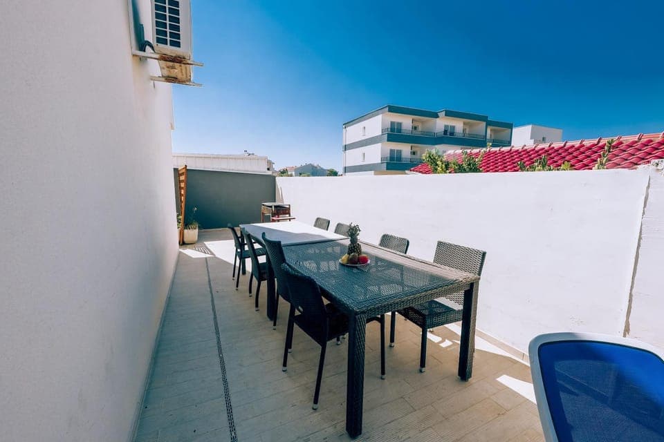 Property building, BBQ facilities