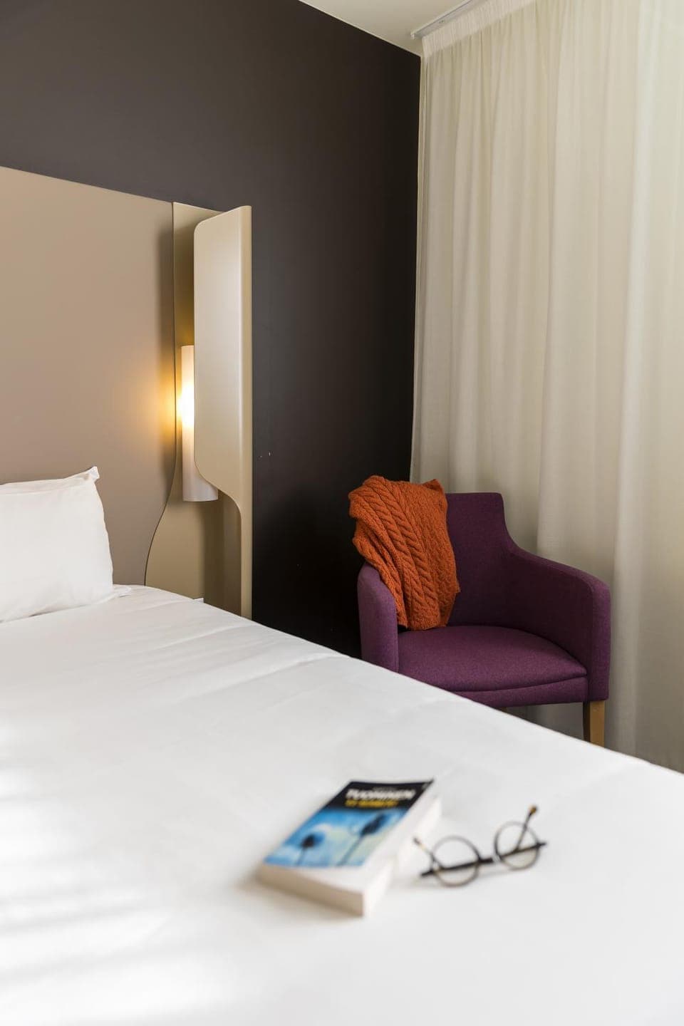 Bed, hair dresser, air conditioner