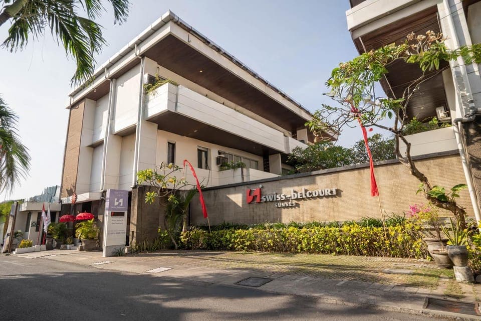 Property building, Facade/entrance