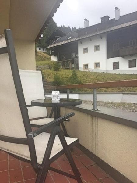 Restaurant/places to eat, Neighbourhood, Natural landscape, Darts, Balcony/Terrace, Evening entertainment, Pets, Garden view, Mountain view, Shopping Area