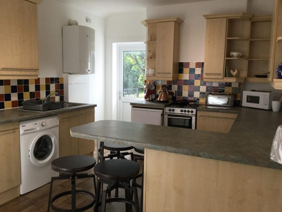 Kitchen or kitchenette, Photo of the whole room, Garden view