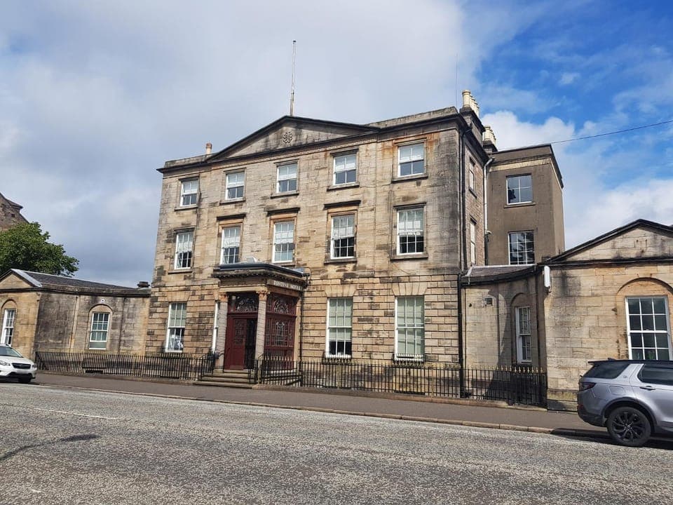 Street view, Location, Parking