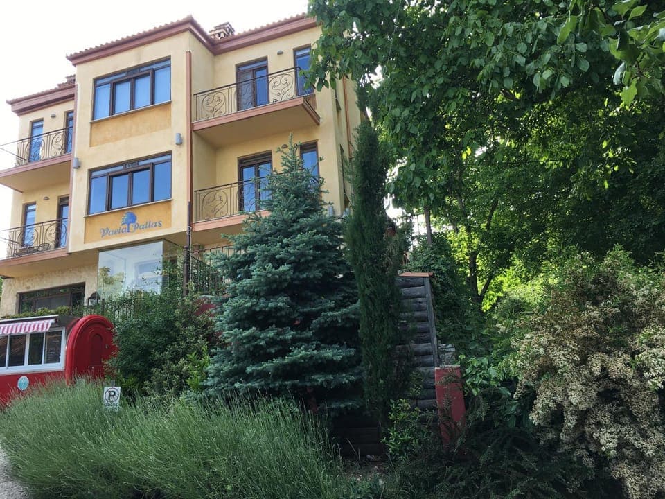 Property building, Spring, Day, Balcony/Terrace
