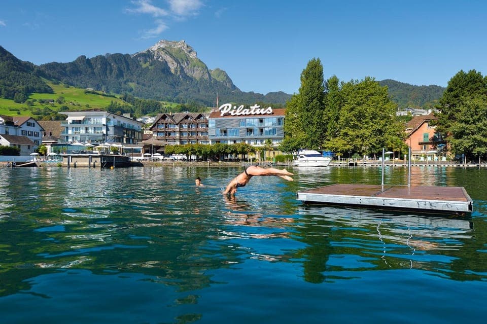 Facade/entrance, Summer, Beach, On site, Lake view