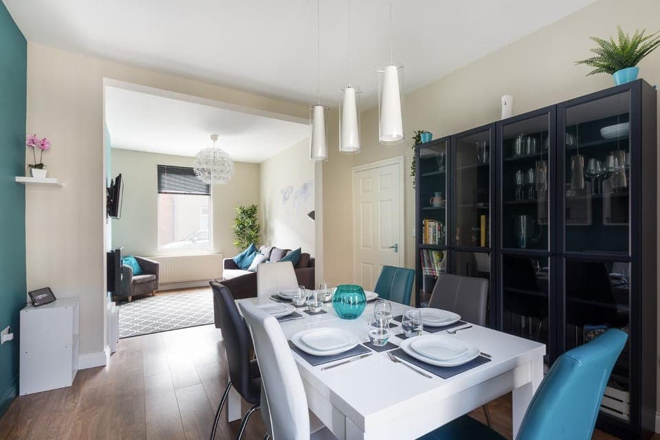 Living room, Dining area