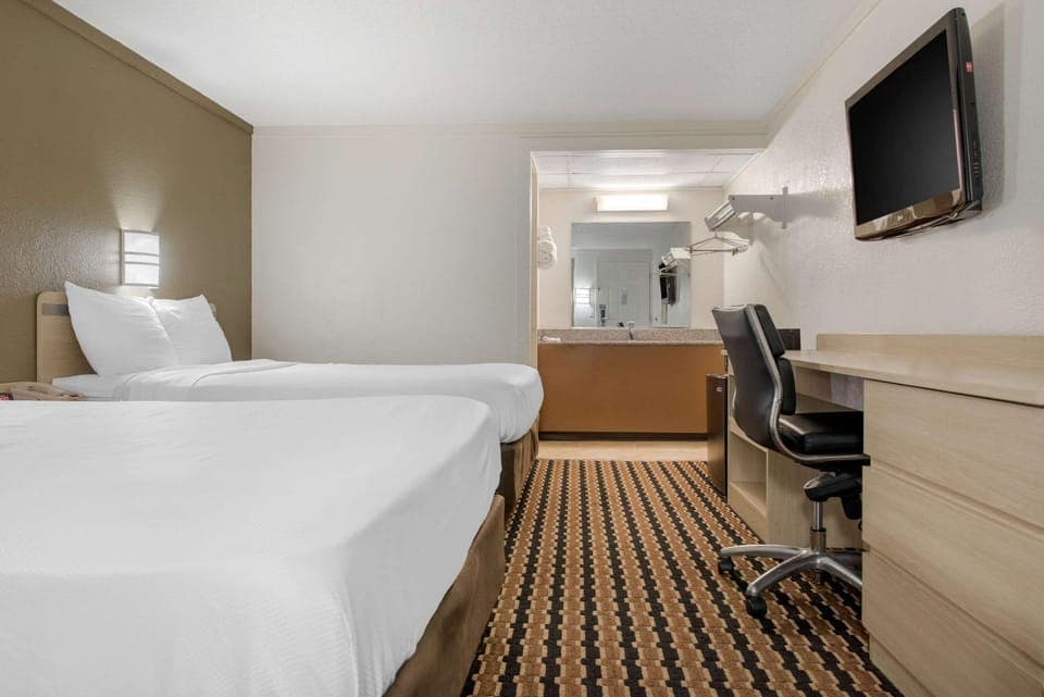 Photo of the whole room, On site