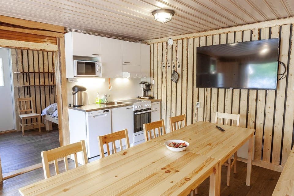 Kitchen or kitchenette, Photo of the whole room, Dining area