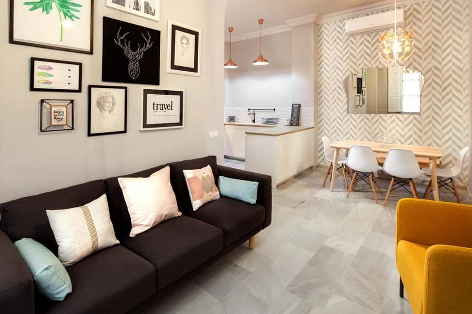 Living room, Dining area