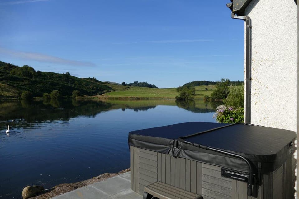 Hot Tub, Lake view