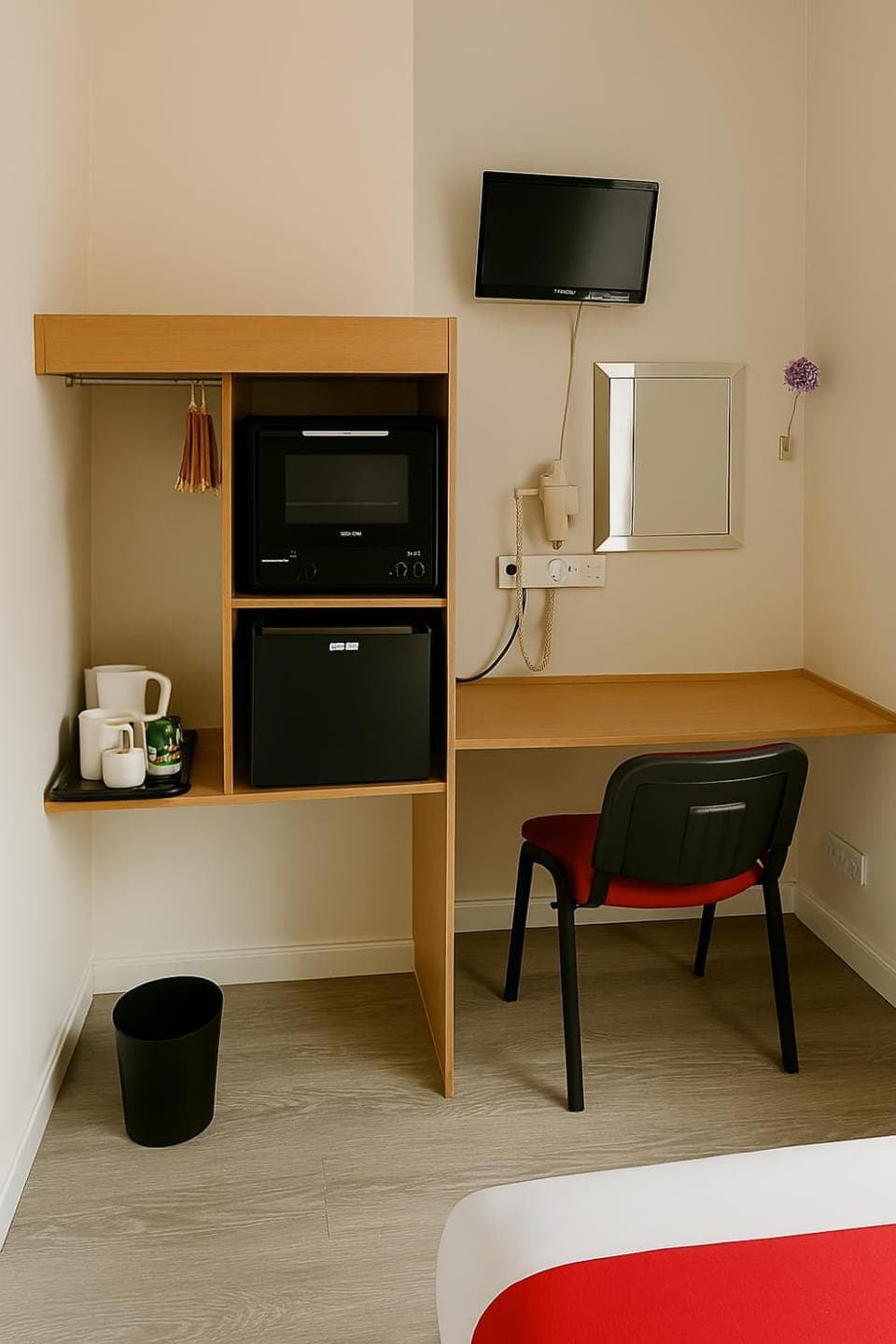 Coffee/tea facilities, oven