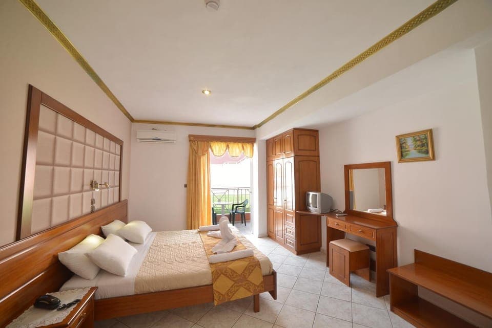 Day, Photo of the whole room