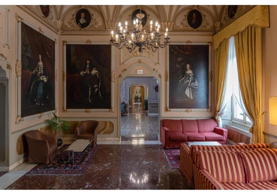 Lobby or reception, Lounge or bar