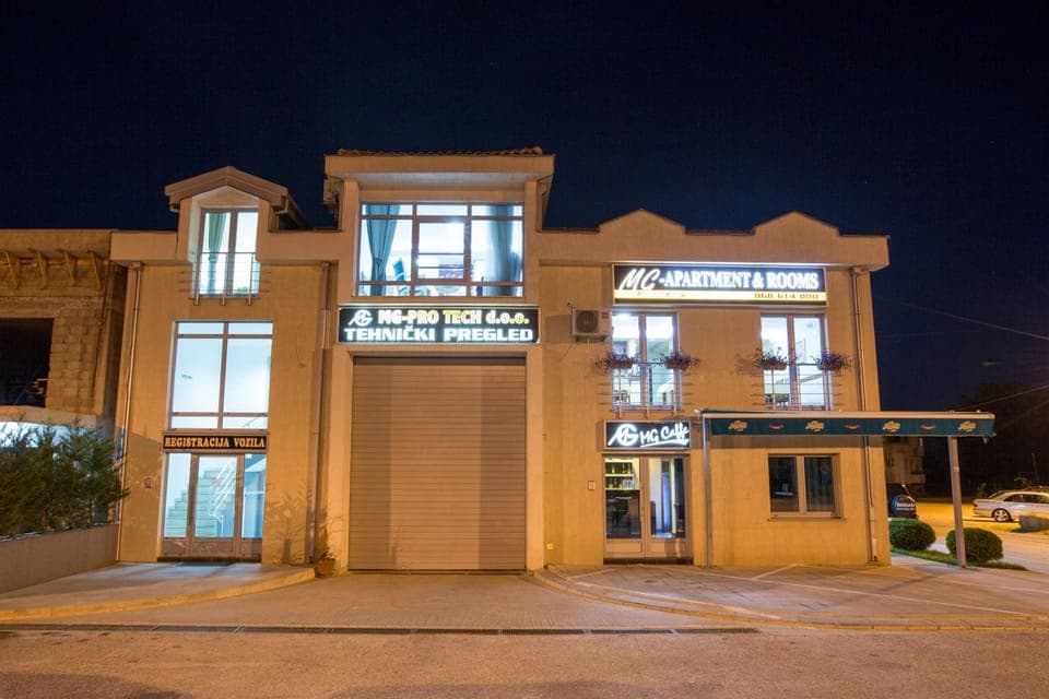 Property building, Facade/entrance, Property logo or sign