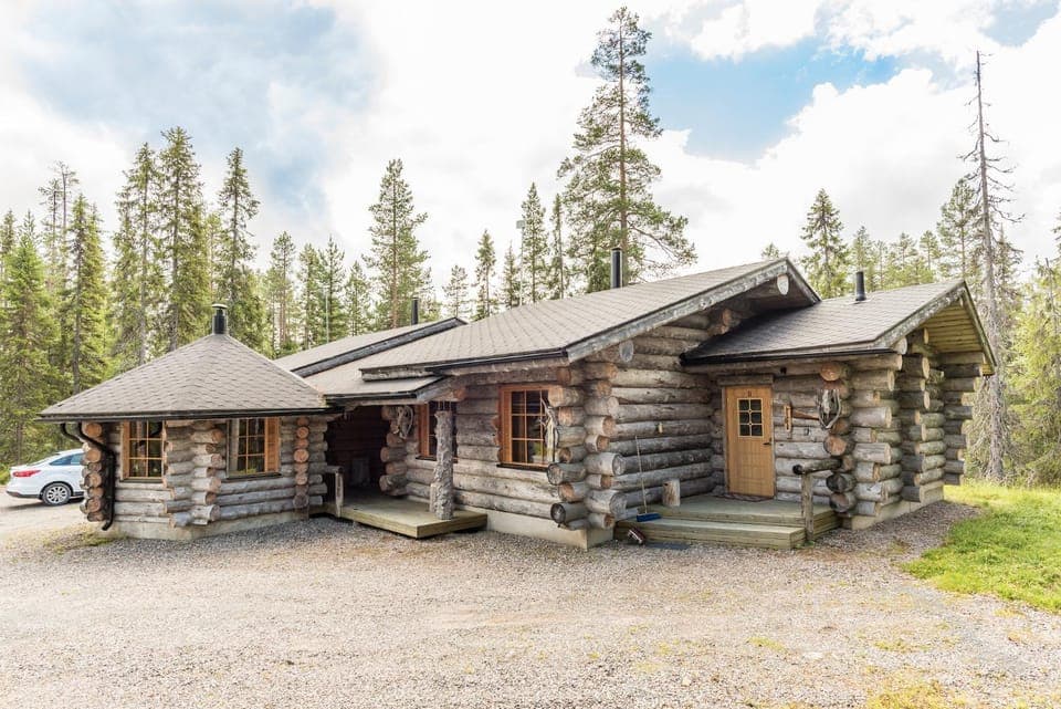 Property building, BBQ facilities, Garden