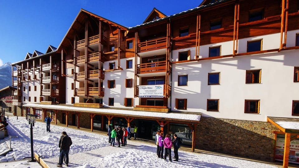 Property building, Facade/entrance