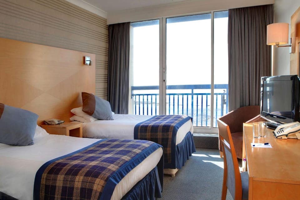 Photo of the whole room, On site