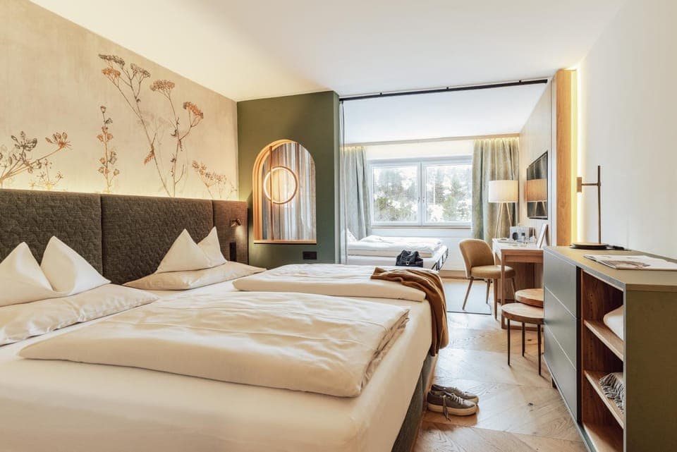 Bed, Photo of the whole room, Decorative detail, furniture