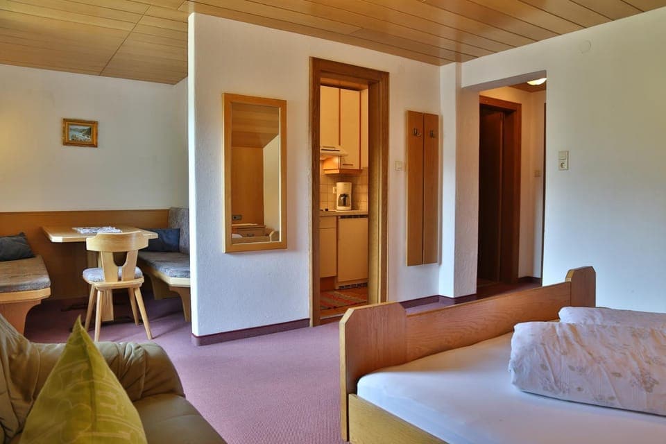 Seating area, Dining area, Bedroom