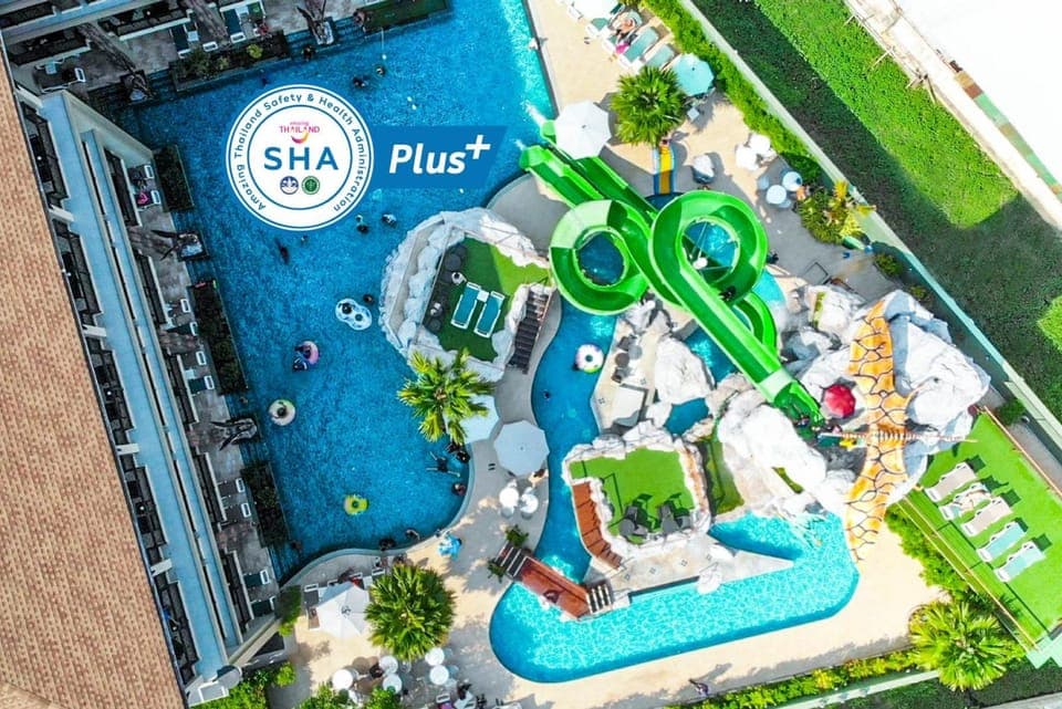 Aqua park, Swimming pool