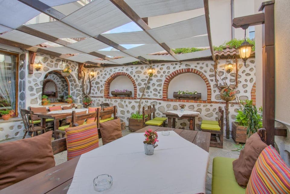 Restaurant/places to eat, Garden