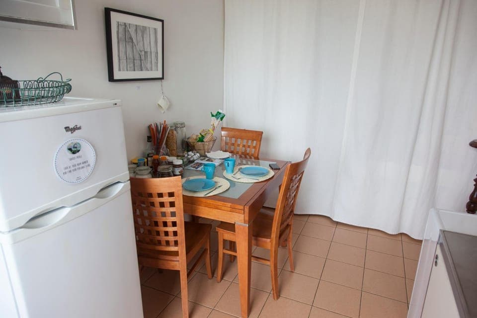 Food close-up, Kitchen or kitchenette, Photo of the whole room, Decorative detail, Dining area, Buffet breakfast, Italian breakfast, Lunch, Dinner, young children, older children, group of guests, Family