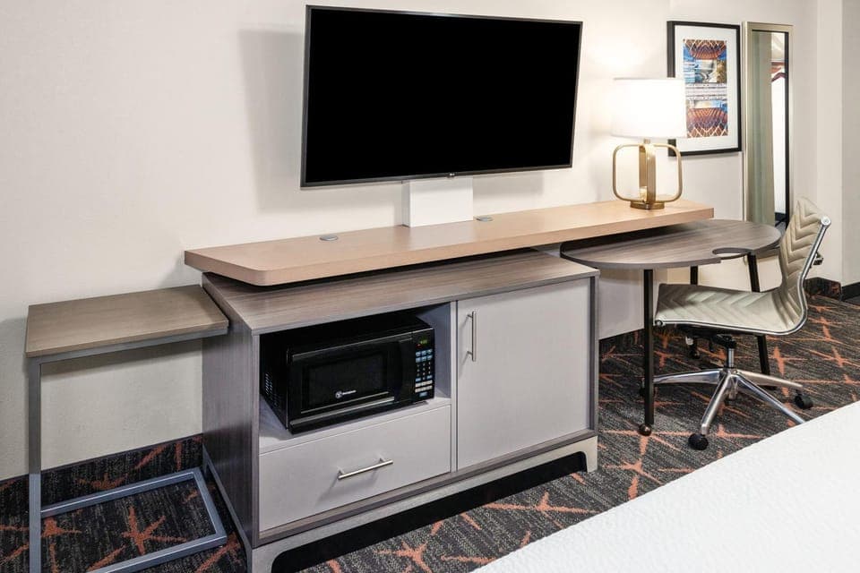 TV and multimedia, hair dresser, minibar