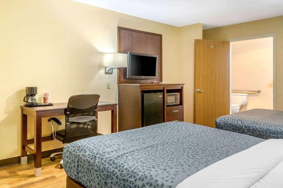 Photo of the whole room, On site