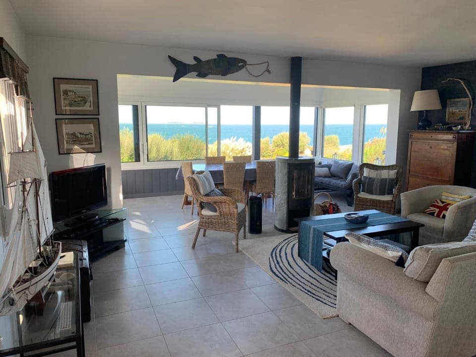 Communal lounge/ TV room, Natural landscape, TV and multimedia, Living room