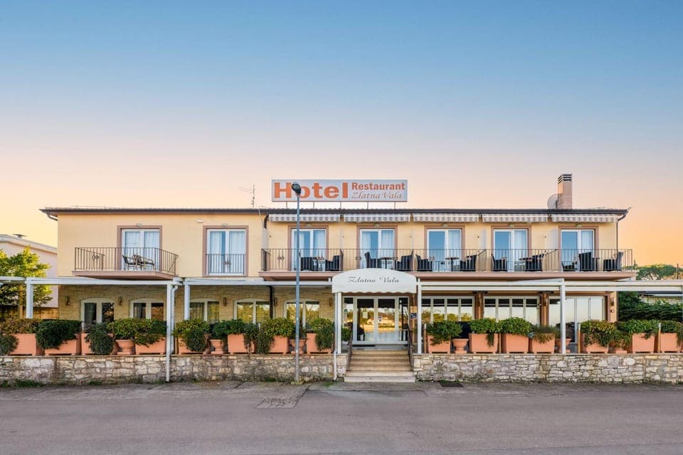 Property building, Restaurant/places to eat, Facade/entrance