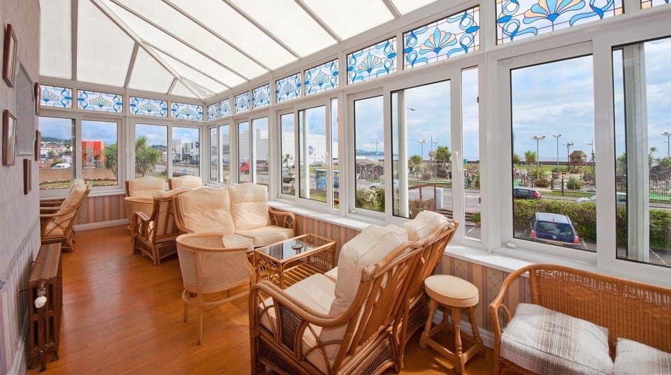 Lounge or bar, Seating area