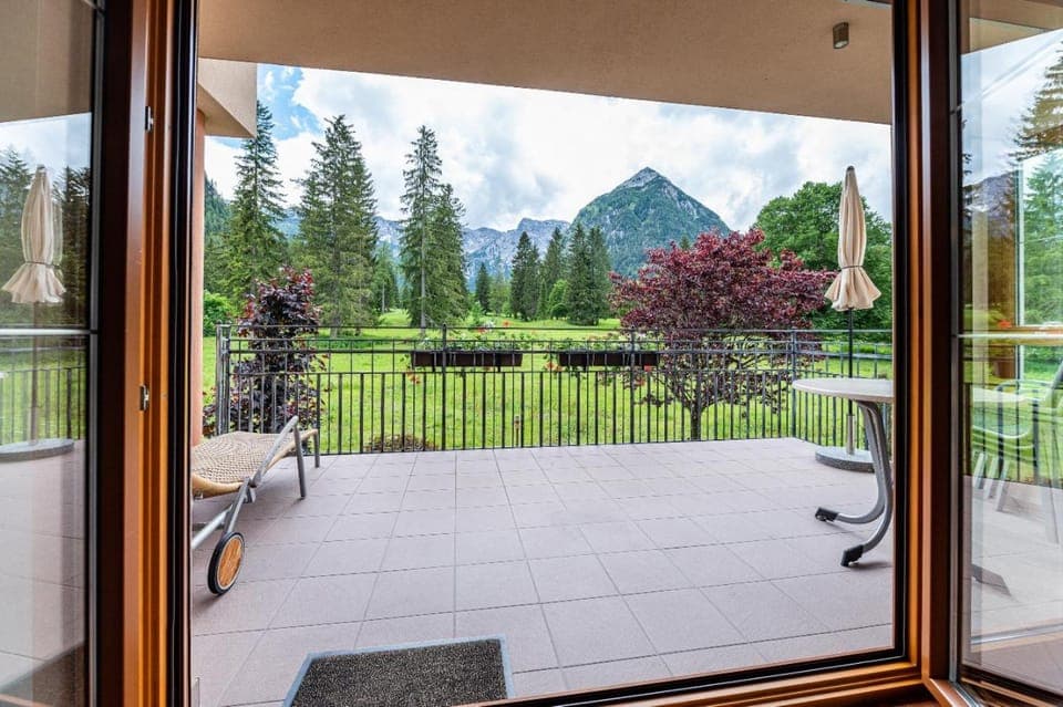 Balcony/Terrace, Mountain view