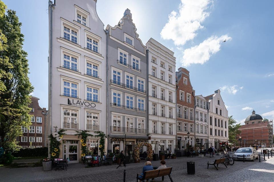 Property building, Neighbourhood