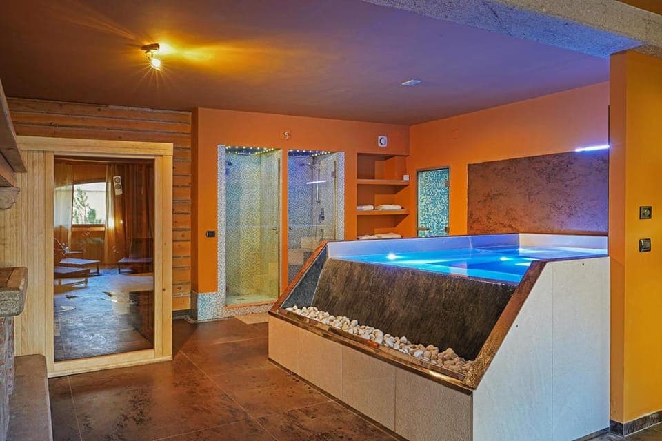 Hot Tub, Spa and wellness centre/facilities