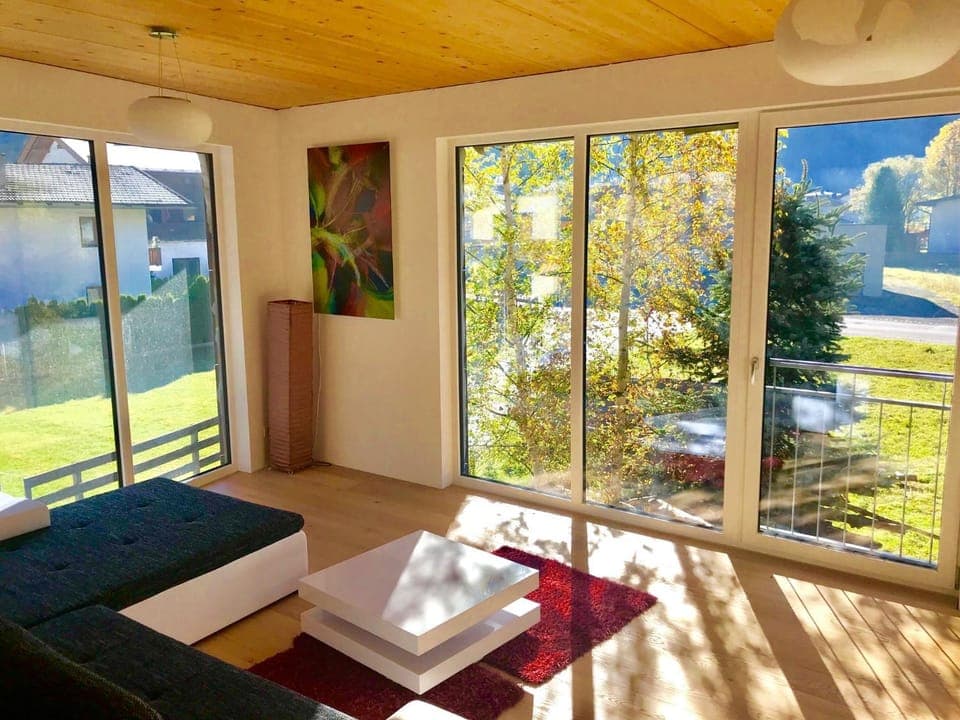 Communal lounge/ TV room, Day, Summer, Decorative detail, Autumn, Garden view, Mountain view, Street view