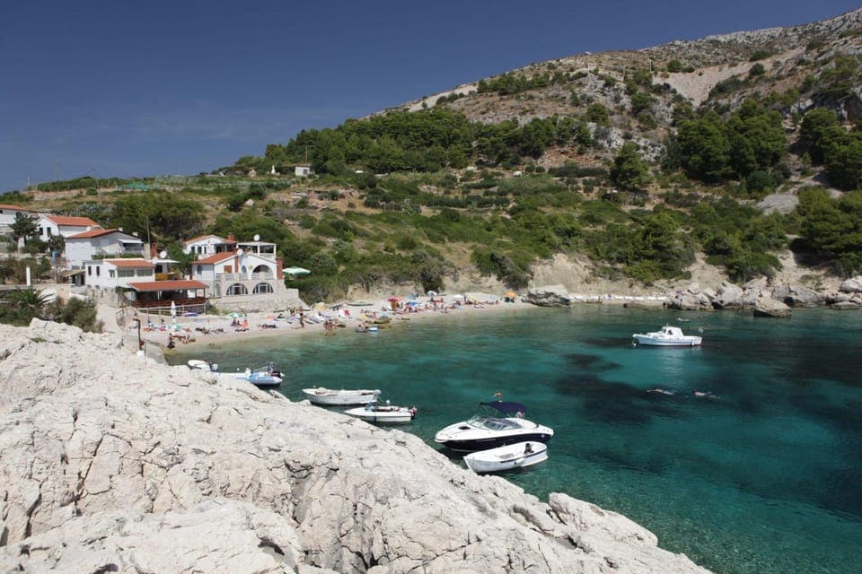 Neighbourhood, Natural landscape, Beach