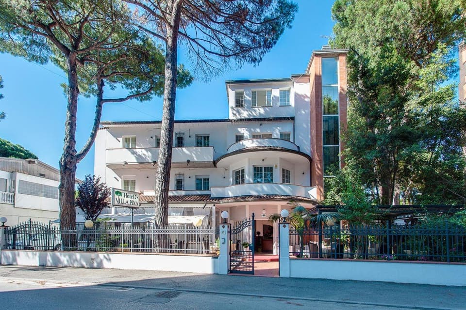 Property building, Day, Street view