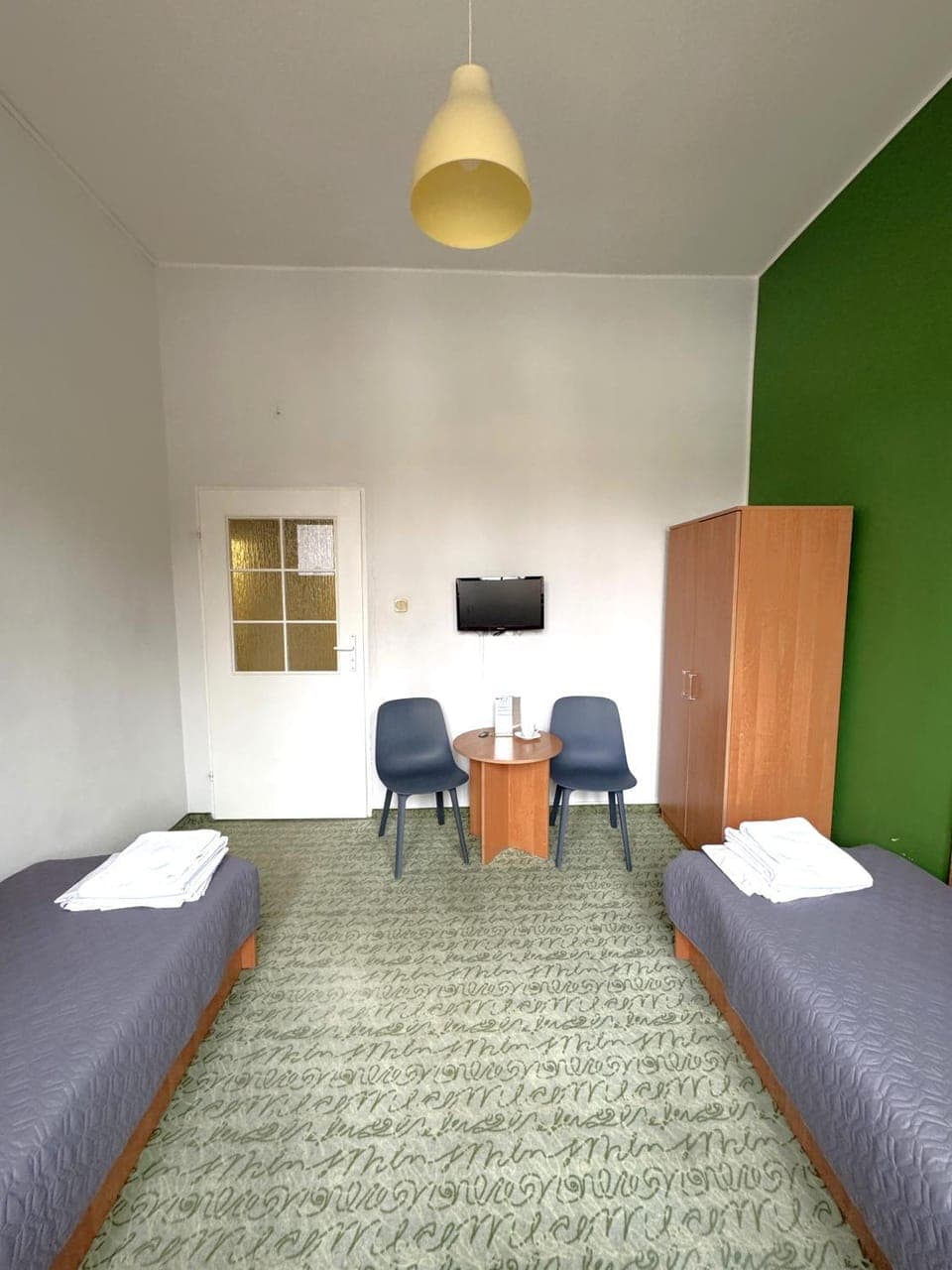 Bed, TV and multimedia