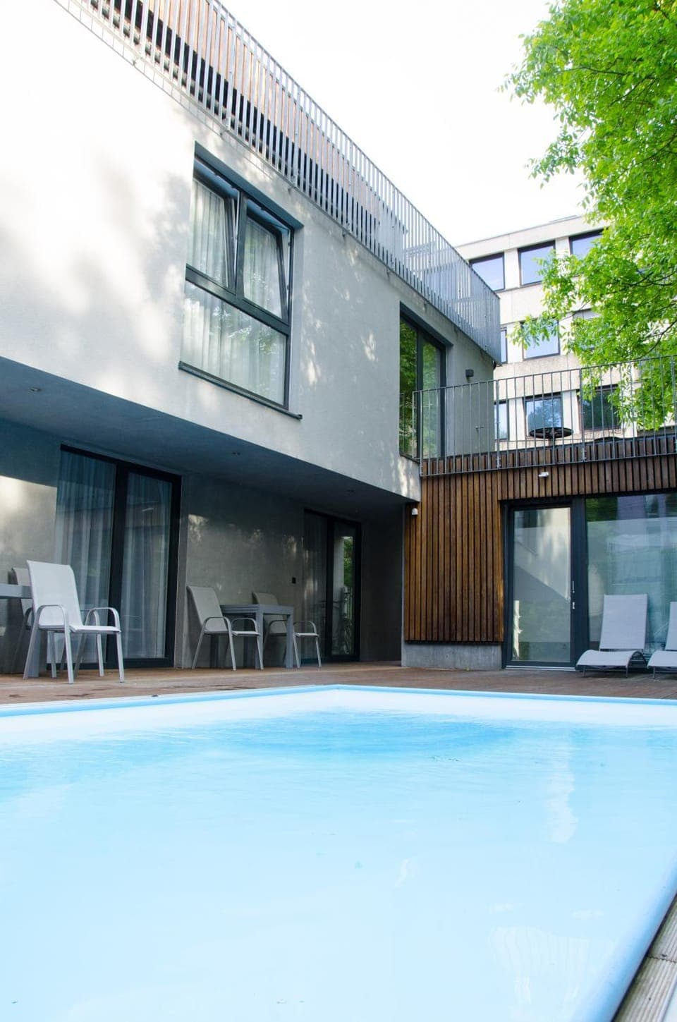 Swimming pool, Swimming pool