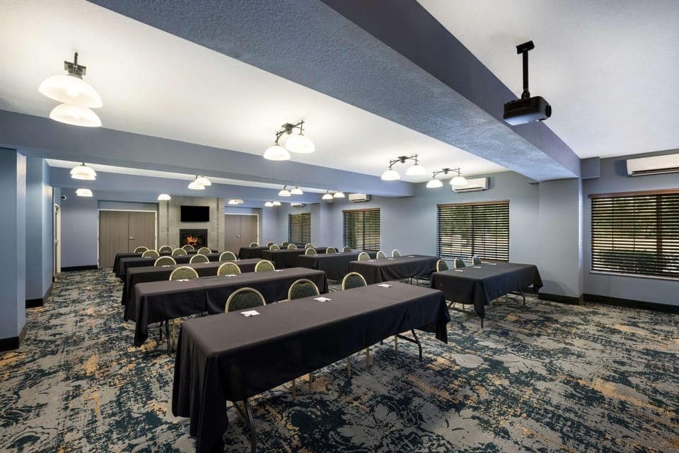 Meeting/conference room
