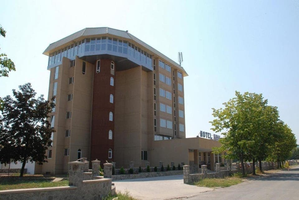 Property building, Day