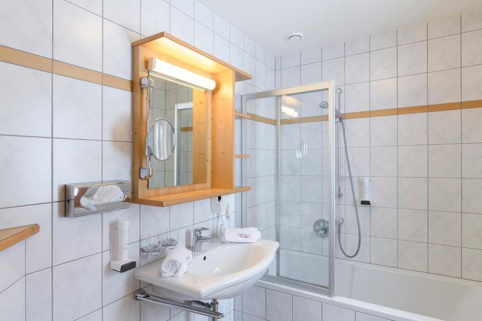 Bathroom, Bath