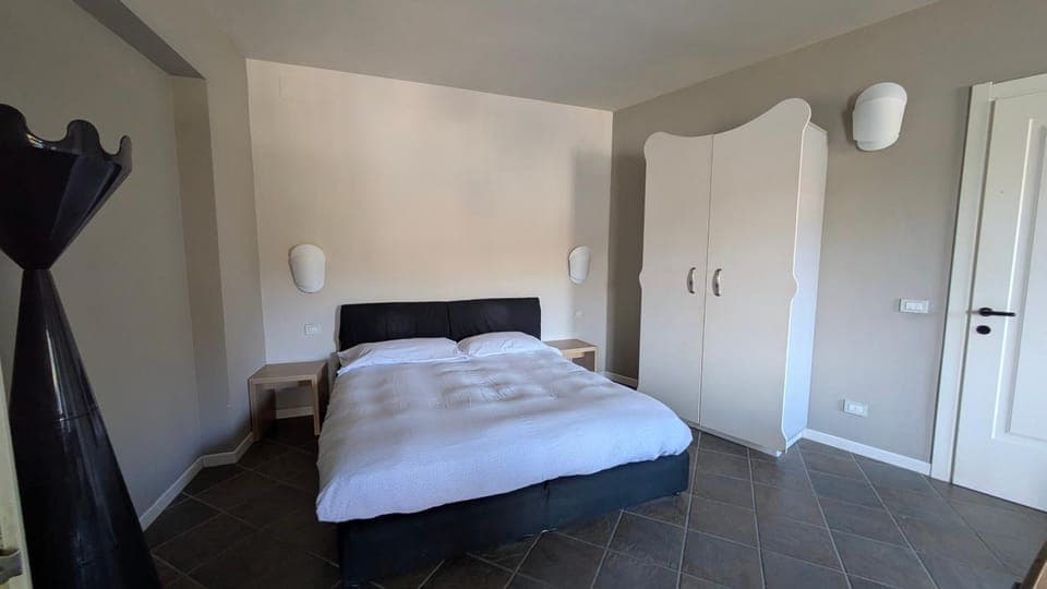 Bed, Photo of the whole room, Bedroom, wardrobe