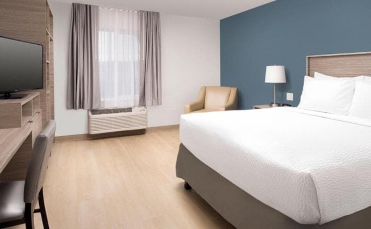 Bed, TV and multimedia, Photo of the whole room